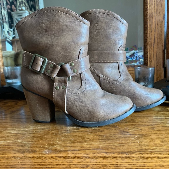 Vanity booties - Picture 4 of 5